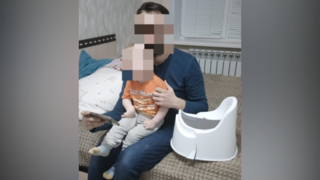 Малыш застрял головой в горшке