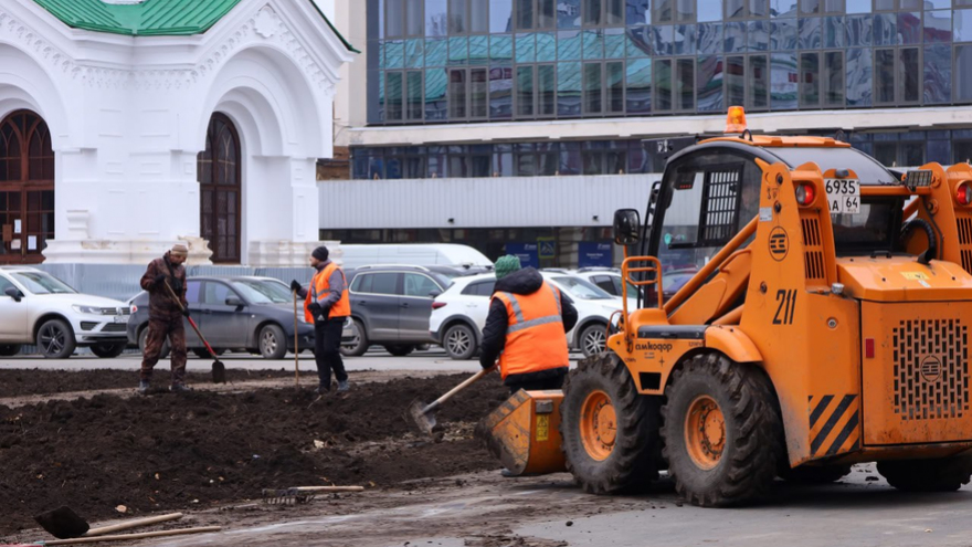 В Саратове парковку на Театральной площади передвинут почти на километр
