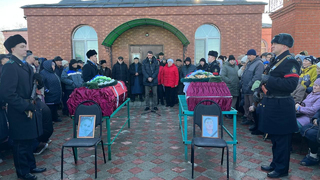 В Саратовской области похоронили погибших на СВО Сериккали Карабалиева и Талгата Мухиева