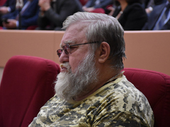 Саратовский депутат снова пронес в областную думу игрушечный пистолет