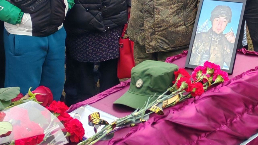 Еще трое бойцов из Саратовской области не вернулись с СВО