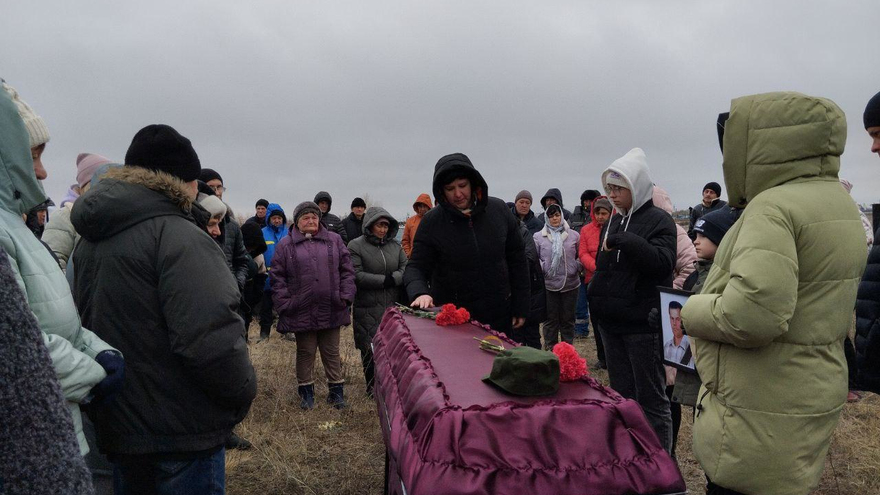 Еще трое бойцов из Саратовской области не вернулись с СВО