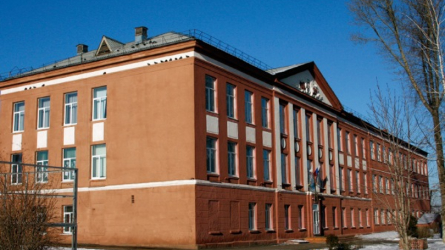 К школе в Энгельсе пристроят корпус на 600 учеников и стадион