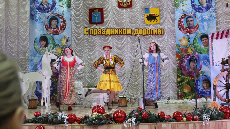 В энгельсском доме-интернате поставили новогодний спектакль Вечера на хуторе близ Диканьки