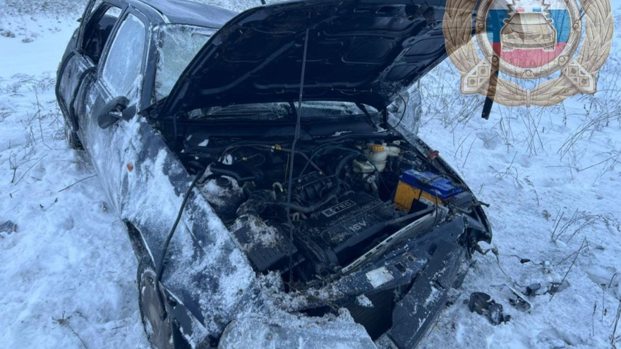 Под Саратовом две девочки получили травмы в улетевшей в кювет Toyota