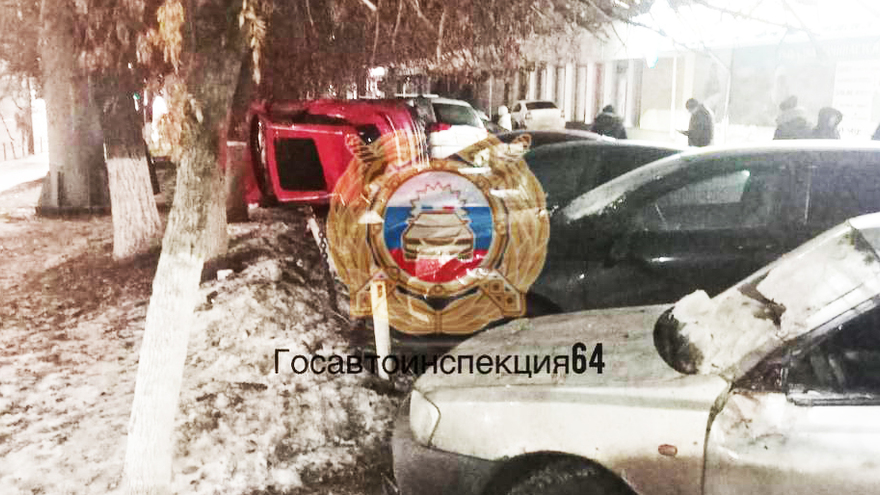 В Саратове в массовом ДТП разбились 8 автомобилей