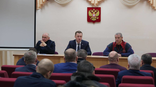 Атака БПЛА в Энгельсе: губернатор объяснил, почему пожар полыхает больше суток