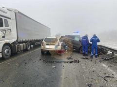 В ДТП с грузовиком на выезде из Саратова погиб водитель