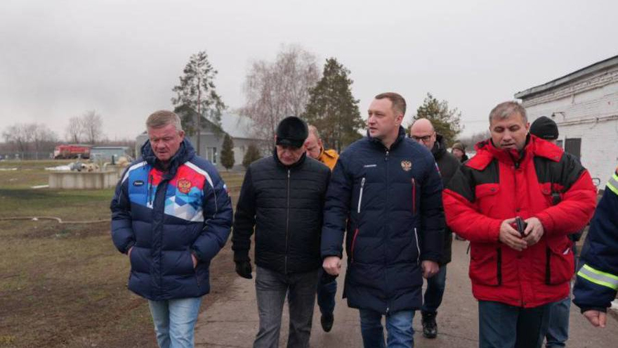 Атака БПЛА. Пожар на промпредприятии в Энгельсе продолжается пятый день