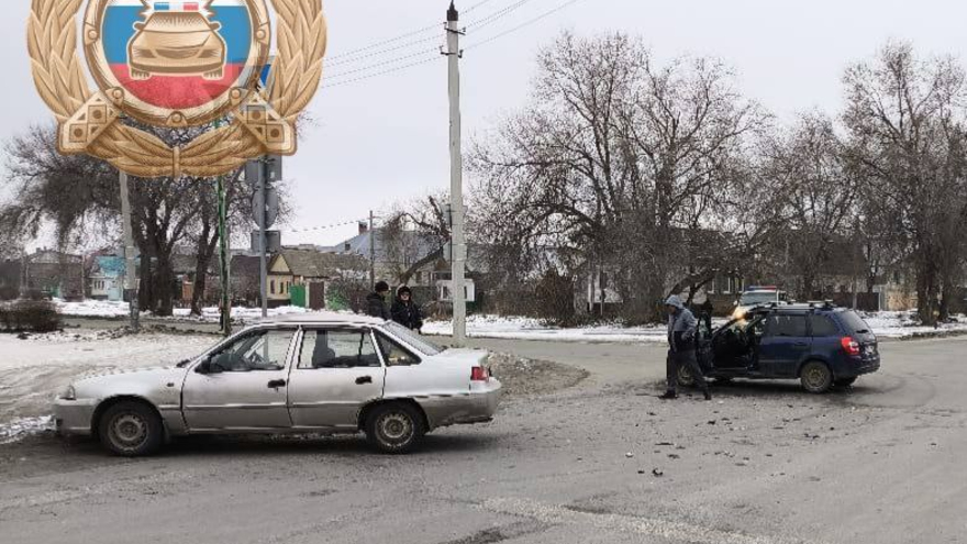 В Балакове в столкновении Калины и Daewoo Nexia пострадала женщина