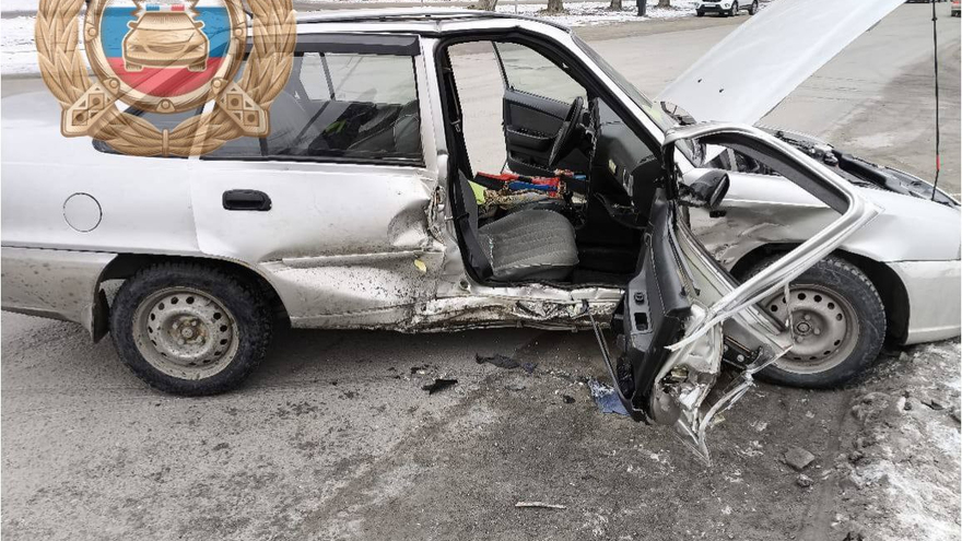 В Балакове в столкновении Калины и Daewoo Nexia пострадала женщина