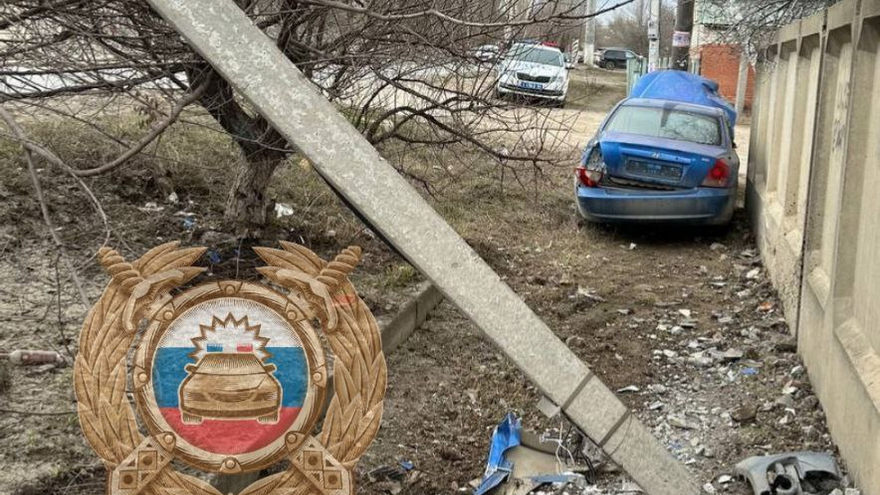 В Энгельсе Hyundai протаранил столб