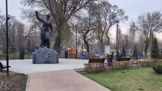 Специалисты выяснят причины деформации подпорной стенки в сквере Марины Расковой
