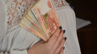 Саратовцам напомнили о начислении пенсионных баллов при уходе за ребенком