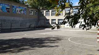 В саратовскую школу незаконно пустили коммерческую организацию питания