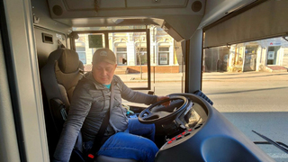 Терминалы оплаты на новом автобусном маршруте установят до августа