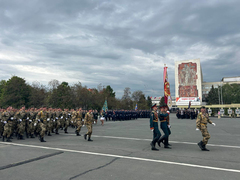 В центре Саратова репетируют парад ко Дню Победы