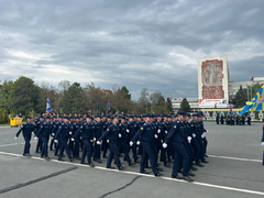 В центре Саратова репетируют парад ко Дню Победы