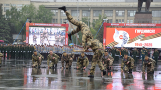 В Саратове впервые за три года прошел парад Победы (фоторепортаж)