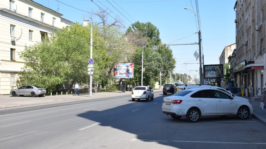 Пока стенд найдешь – сойдешь с ума: в центре Саратова официально открыли платные парковки