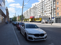 Пока стенд найдешь – сойдешь с ума: в центре Саратова официально открыли платные парковки
