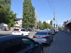 Пока стенд найдешь – сойдешь с ума: в центре Саратова официально открыли платные парковки