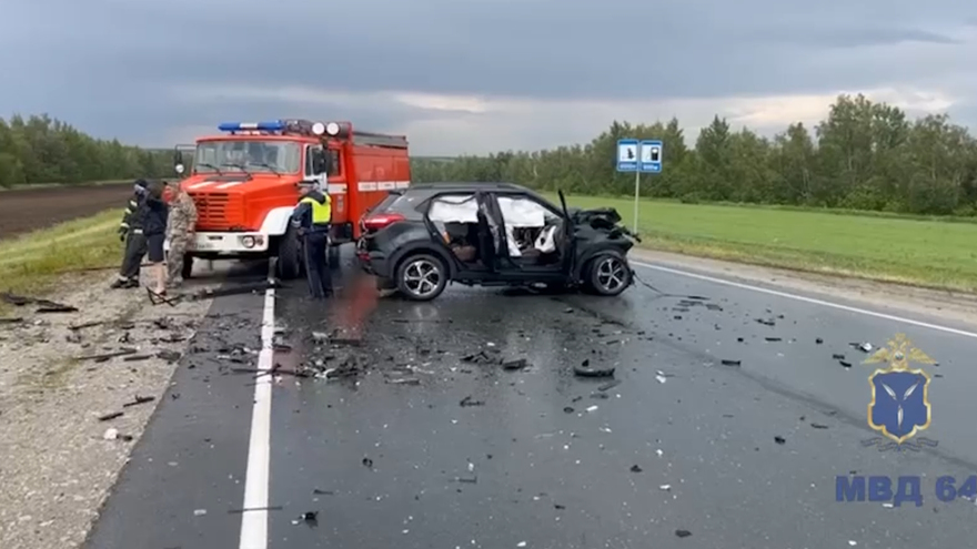Число погибших в автокатастрофе под Саратовом выросло до шести