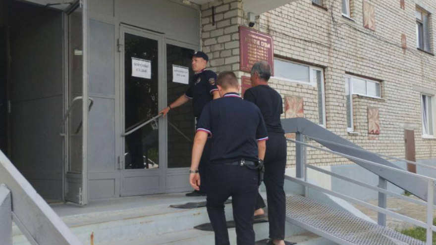 Суд арестовал нарушителя уличной торговли из Энгельса