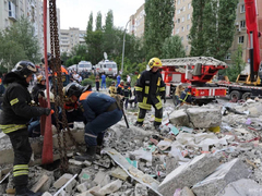 Взрыв дома в Саратове: трое взрослых и ребенок числятся пропавшими
