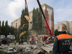 Взрыв дома в Саратове: трое взрослых и ребенок числятся пропавшими