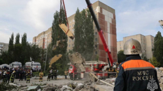 Взрыв дома в Саратове: трое взрослых и ребенок числятся пропавшими