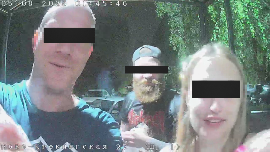 В Саратове нетрезвые вандалы атаковали подъезд дома