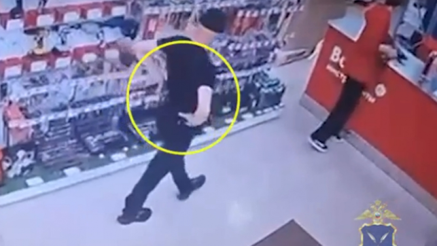 Уголовник стащил из магазина дрель прямо перед продавцом (видео)