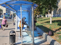 Вандалы разбили очередную остановку в Заводском районе