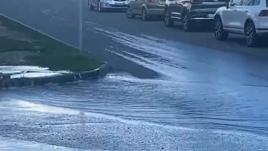 В Юбилейном образовался коммунальный водопад