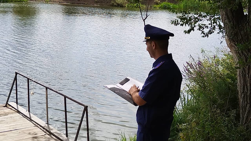 В Дергачевском районе в реке нашли труп