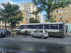 В центре Энгельса произошло тройное ДТП с автобусом 