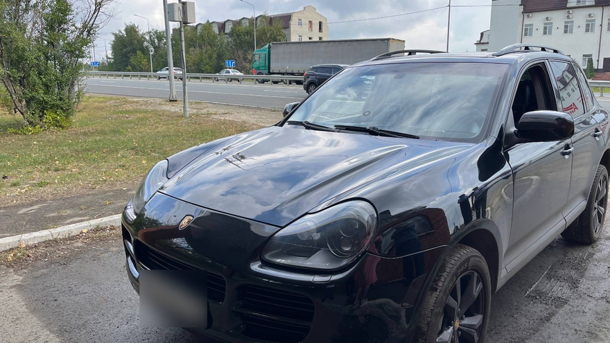 Лихач на Porsche Cayenne накопил штрафов на 850 тысяч рублей и теперь может лишиться машины