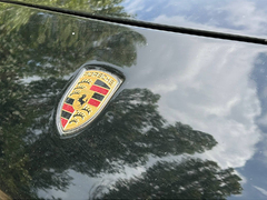 Лихач на Porsche Cayenne накопил штрафов на 850 тысяч рублей и теперь может лишиться машины