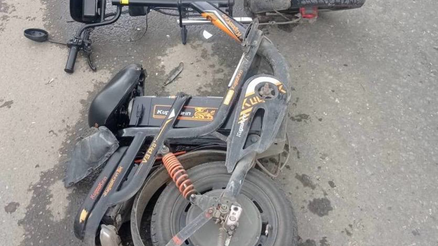 В Балакове мужчина на электровелосипеде попал под Ладу