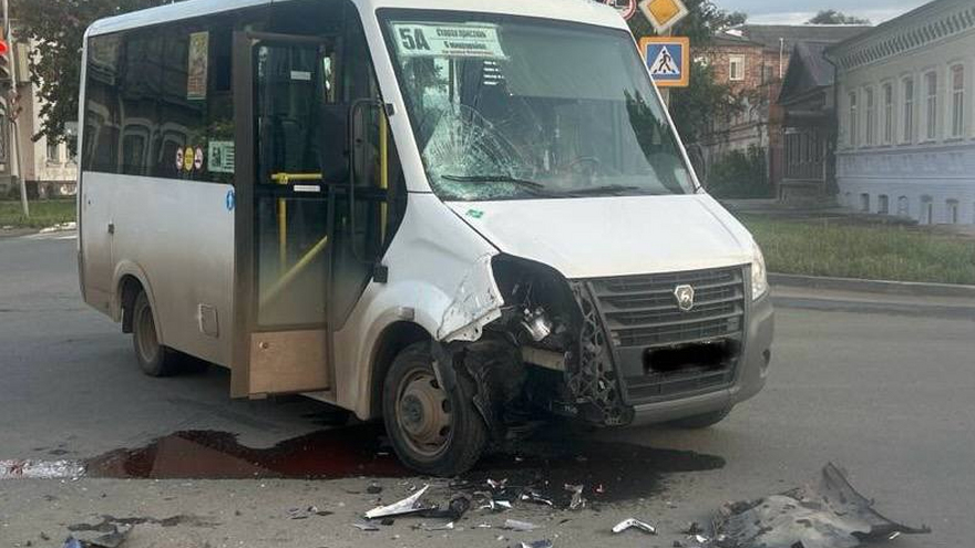 В Балакове 16-летний скутерист погиб в ДТП с маршруткой