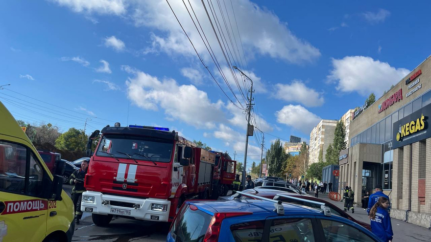 В Саратове горел бильярдный клуб Барс: потребовалась эвакуация