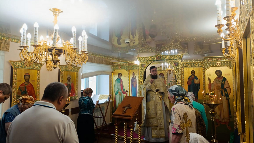 В храме Энгельсского дома-интерната отметили Спасы