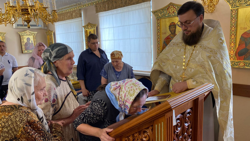 В храме Энгельсского дома-интерната отметили Спасы