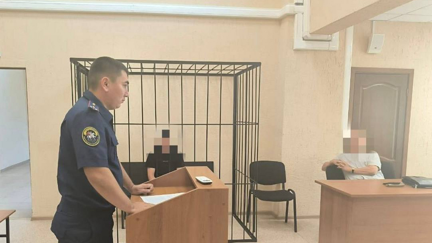 Задавил мужчину, покалечил грудничка и сбежал: автокатастрофу под Новоузенском устроил пьяный уголовник