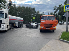 Аварии с грузовиками вызвали крупные заторы в центре Саратова