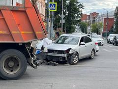 Аварии с грузовиками вызвали крупные заторы в центре Саратова