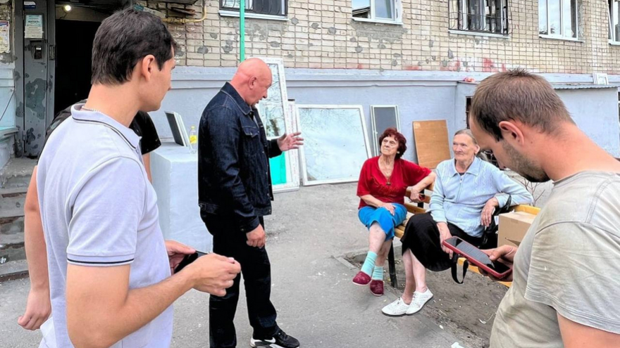 Атака БПЛА на Саратов: в поврежденных домах вставляют окна