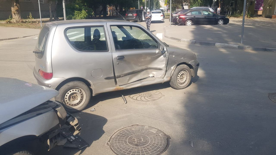 В ДТП с легковушками пострадали две пенсионерки 