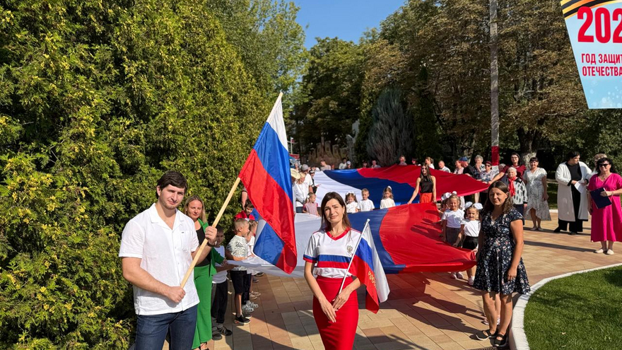 В Энгельсском доме-интернате отпраздновали День Государственного флага